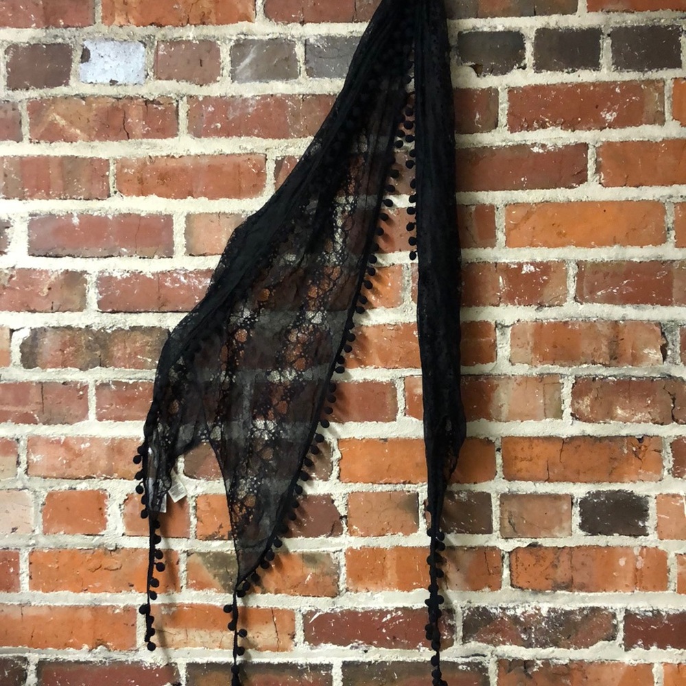 Black lace scarf